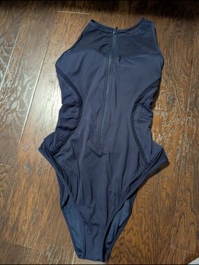 TA3 Sleeveless Surfy with Mesh